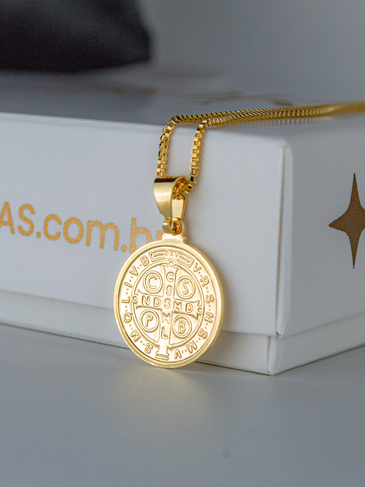 Corrente Medalha de São Bento - veneziana - banhado a ouro 18k - foto 3