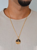 Corrente medalha Exú preto - elo longo - banhado a ouro 18k - foto 3