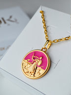 Pingente medalha Obá pink - banhado a ouro 18k - foto 3