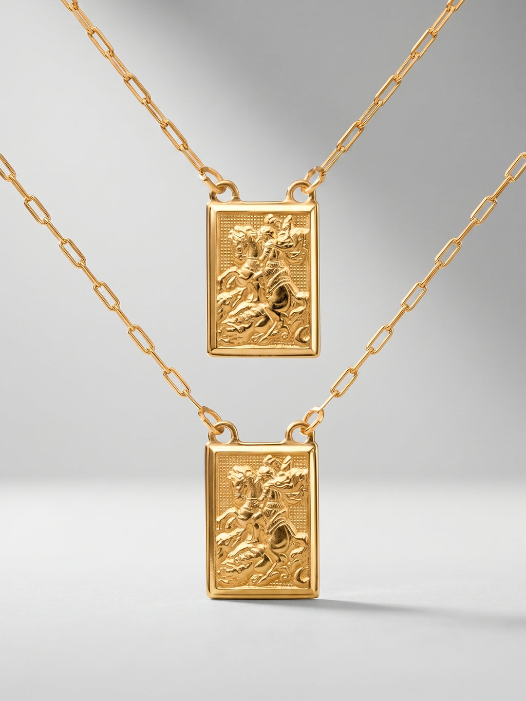 Escapulário São Jorge - elo longo - banhado a ouro 18k
