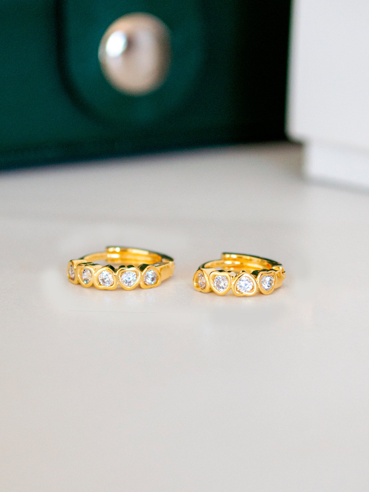 Dupla de brincos argola com coração - 2 tamanhos - banhado a ouro 18k - foto 2