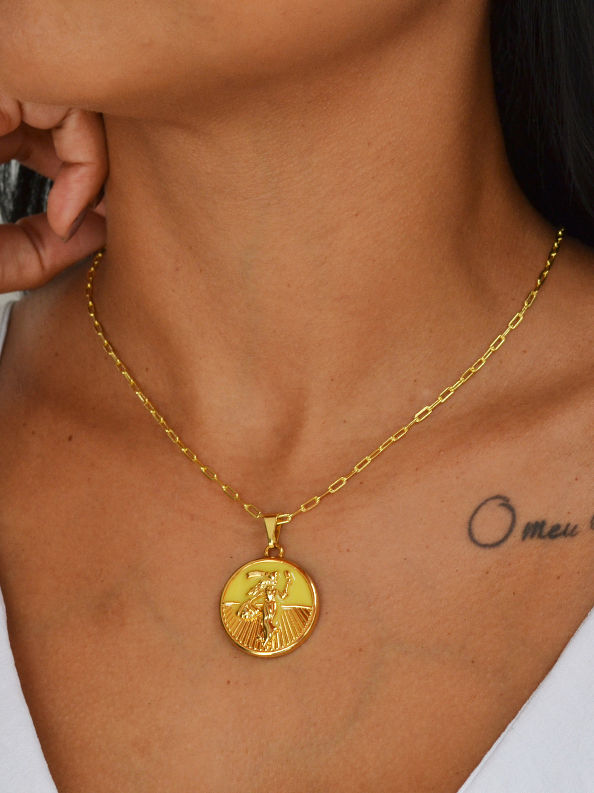 Pingente medalha Oxum amarelo - banhado a ouro 18k - foto 3