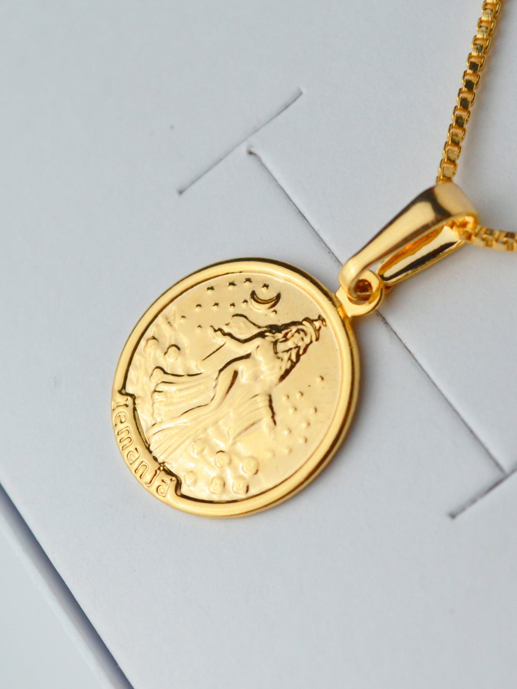 Pingente medalha Iemanjá - banhado a ouro 18k - foto 2