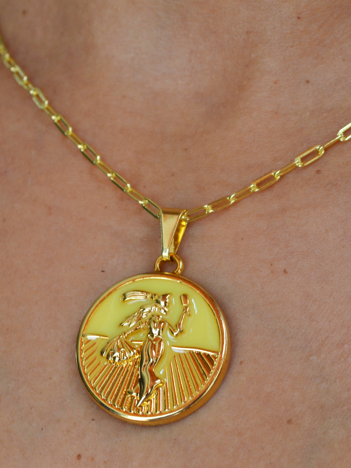 Corrente medalha Oxum amarelo - elo longo - banhado a ouro 18k - foto 3