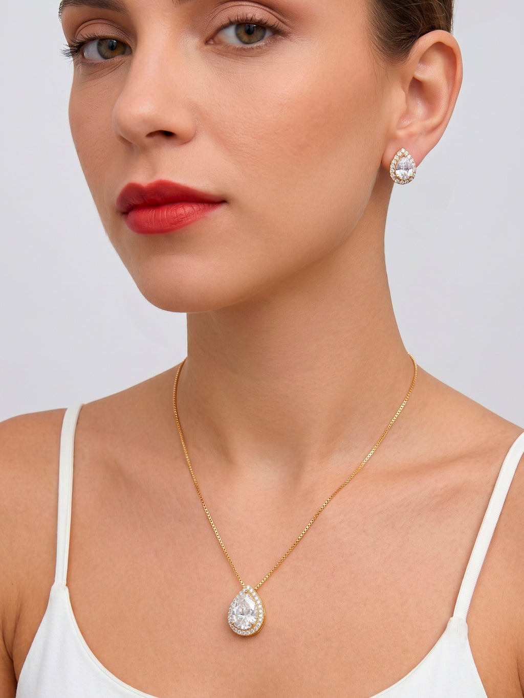 Conjunto gota cravejado - colar e brincos - banhado a ouro 18k - foto 2