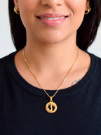 Pingente amor infinito pezinhos - banhado a ouro 18k - foto 3