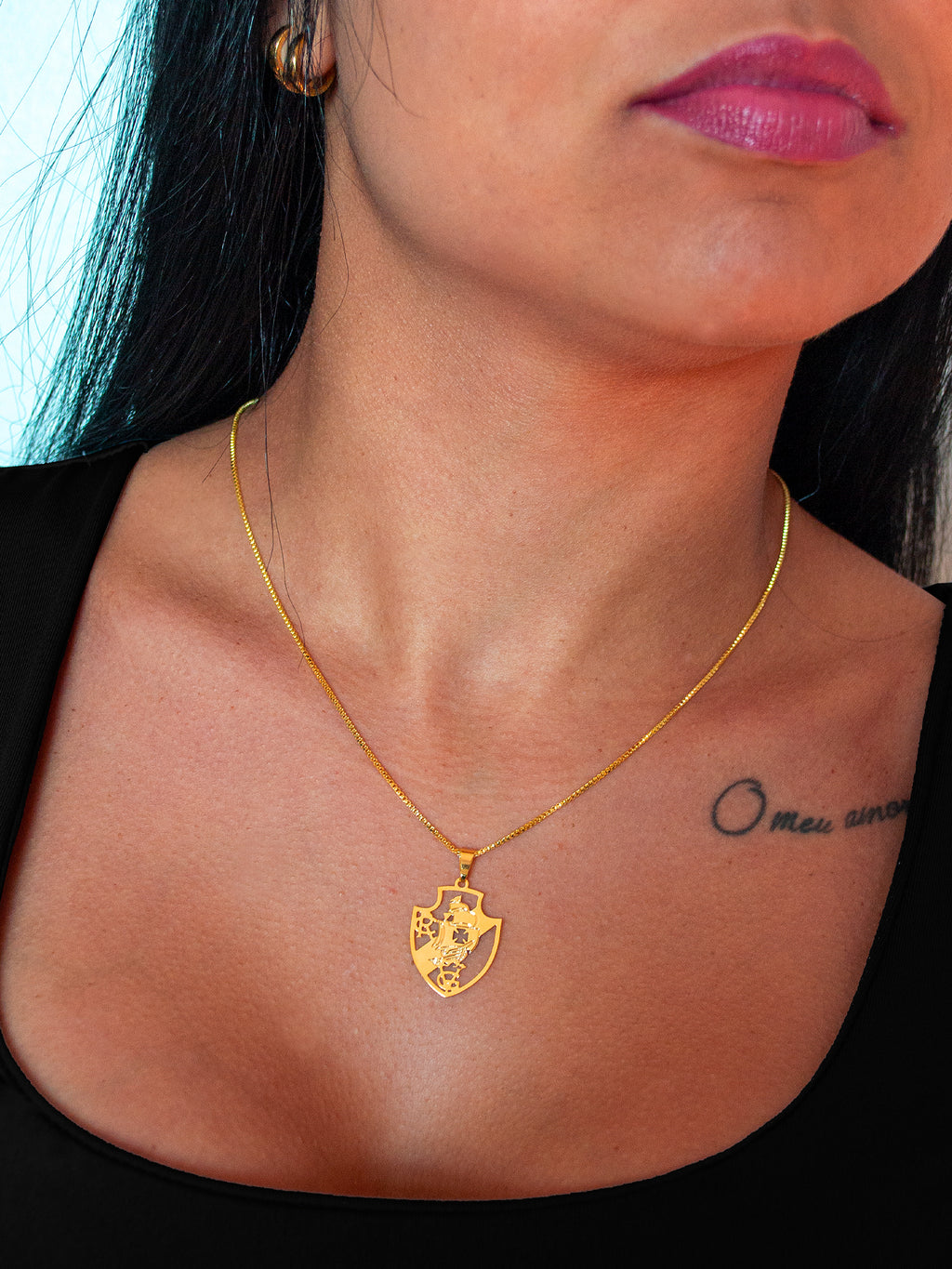 Pingente Vasco vazado - banhado a ouro 18k - foto 4
