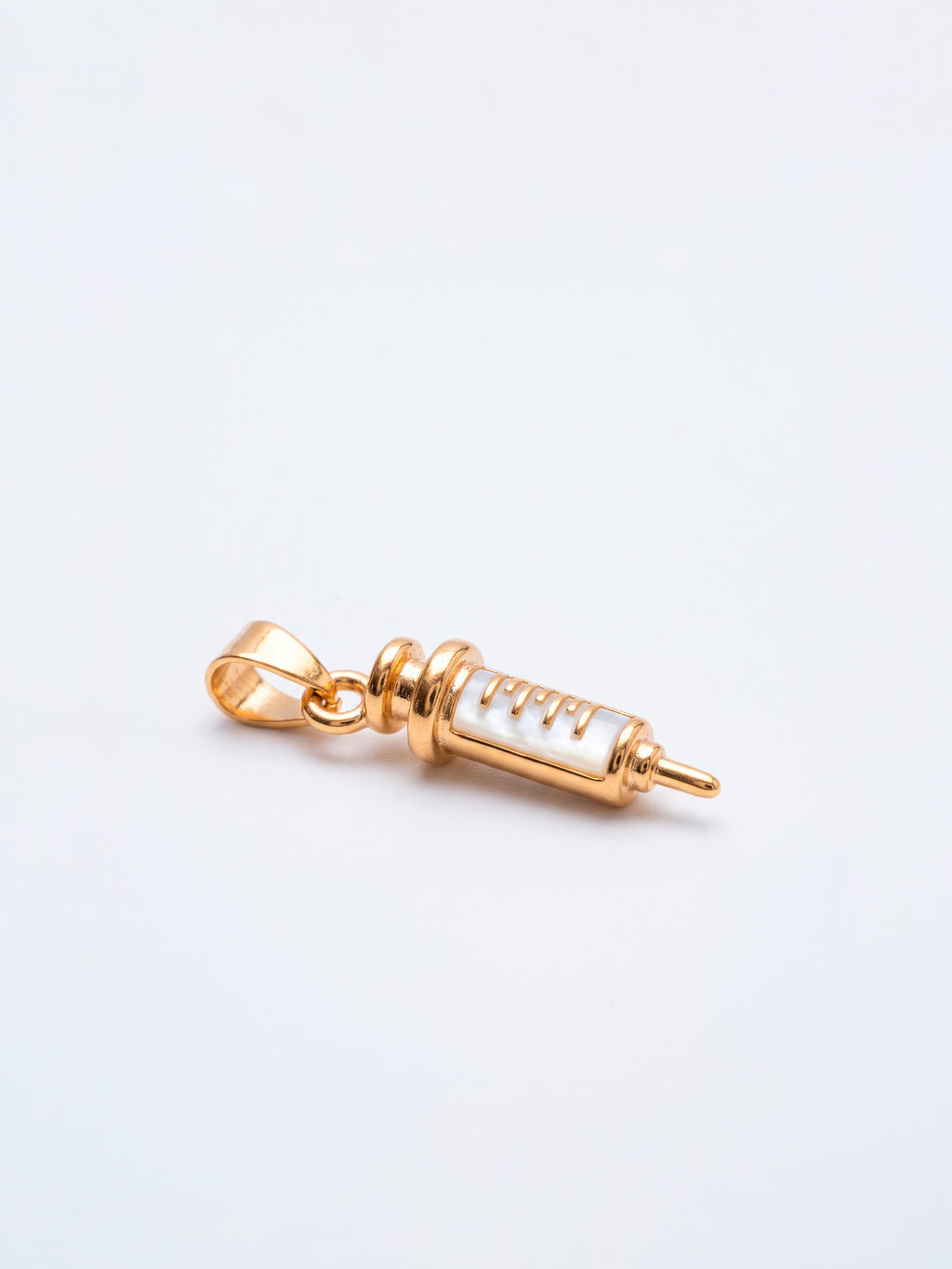Pingente enfermagem 1,9 x 1,2 cm - banhado a ouro 18k