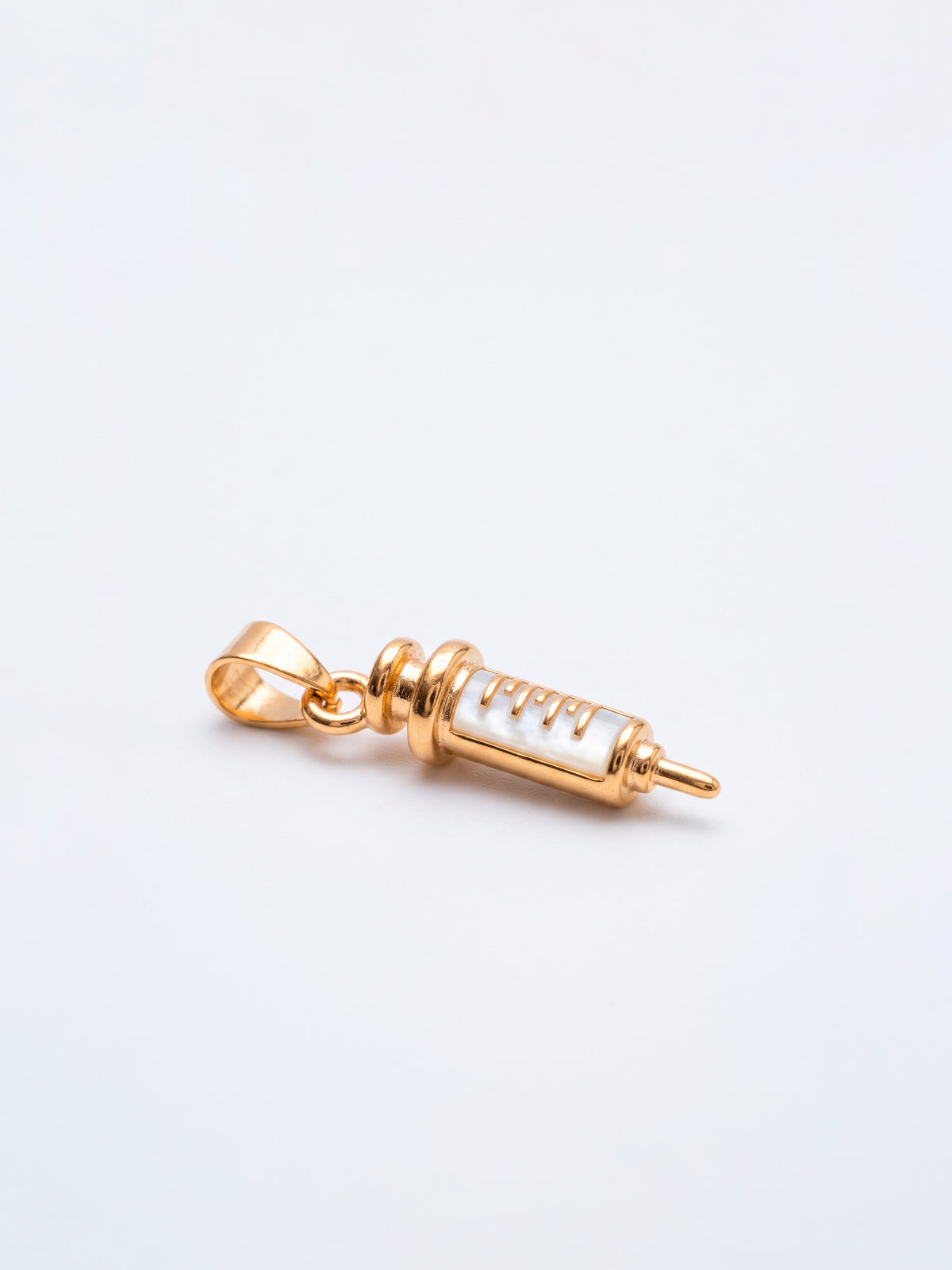 Pingente enfermagem 1,9 x 1,2 cm - banhado a ouro 18k