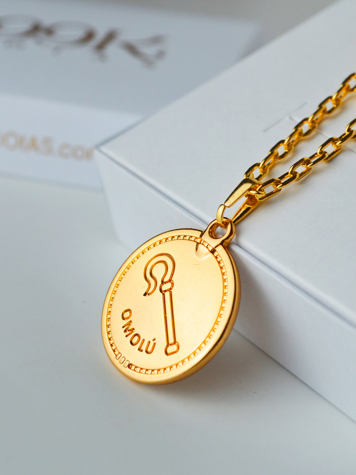 Corrente medalha Omolú marrom - cadeado - banhado a ouro 18k - foto 4