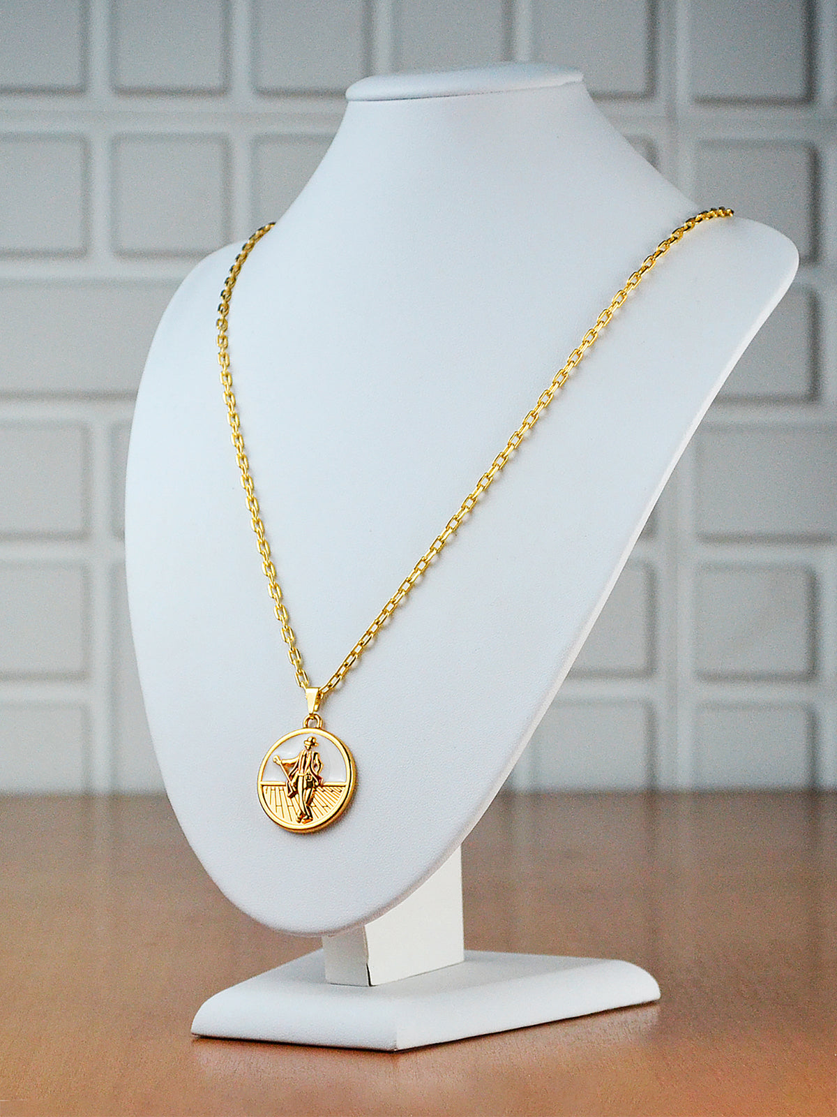 Pingente medalha Zé Pelintra branco - banhado a ouro 18k - foto 3