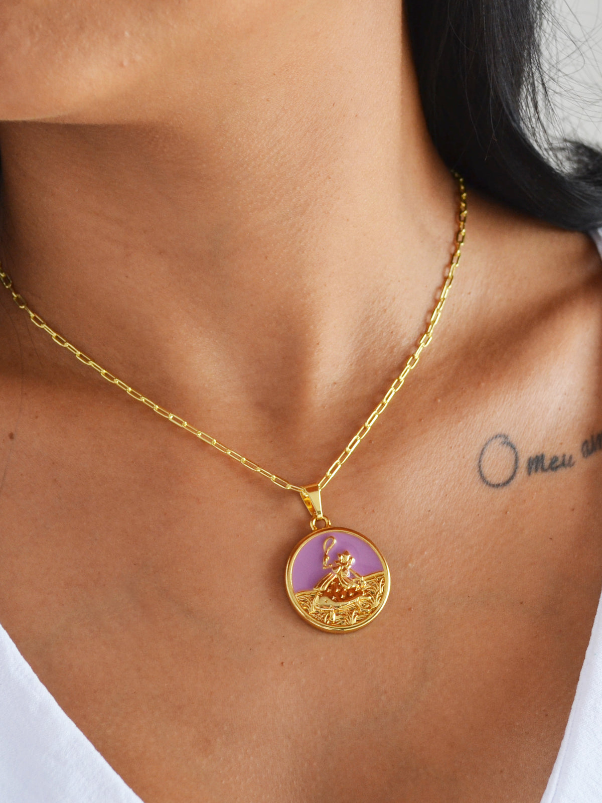 Pingente medalha Nanã roxo - banhado a ouro 18k - foto 4