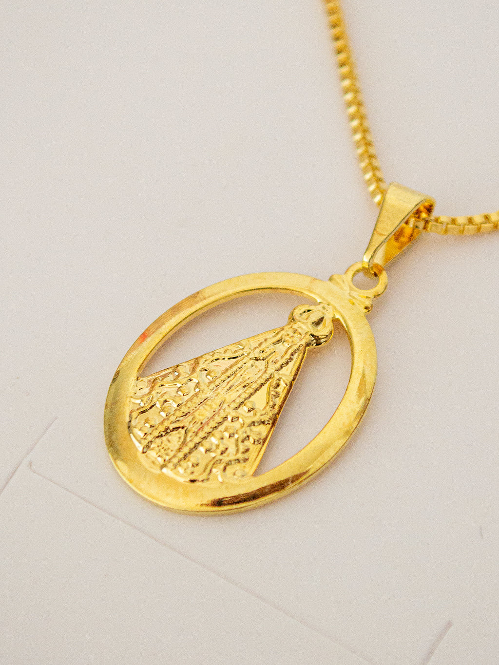 Pingente Nossa Senhora Oval - banhado a ouro 18k - foto 3