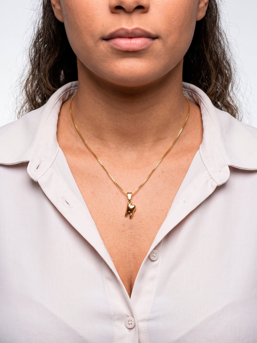 Pingente odontologia 1,5 x 1,1 cm - banhado a ouro 18k - foto 2