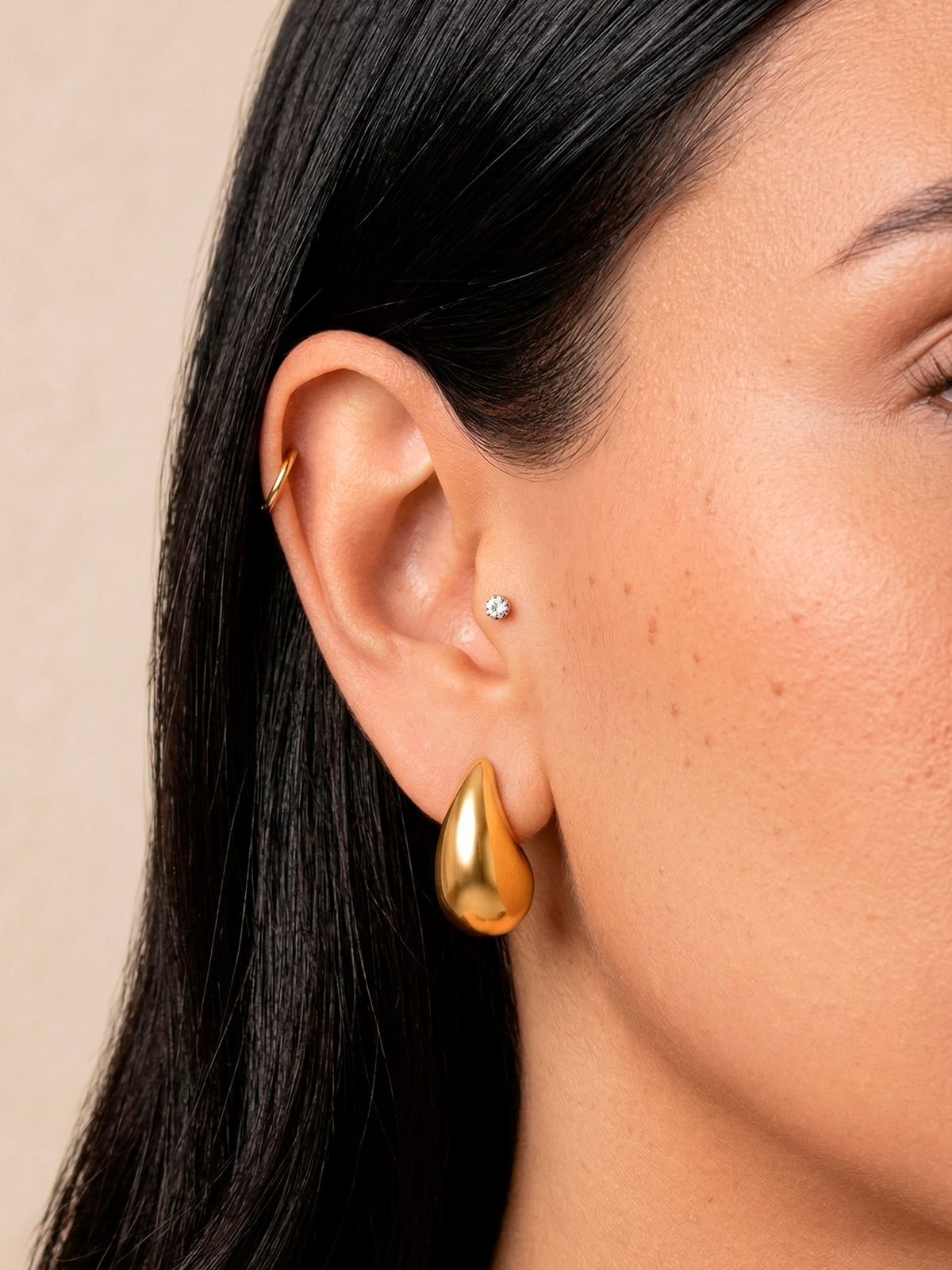 Brinco gota - banhado a ouro 18k