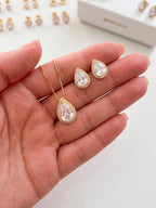 Conjunto gota cravejado - colar e brincos - banhado a ouro 18k - foto 3