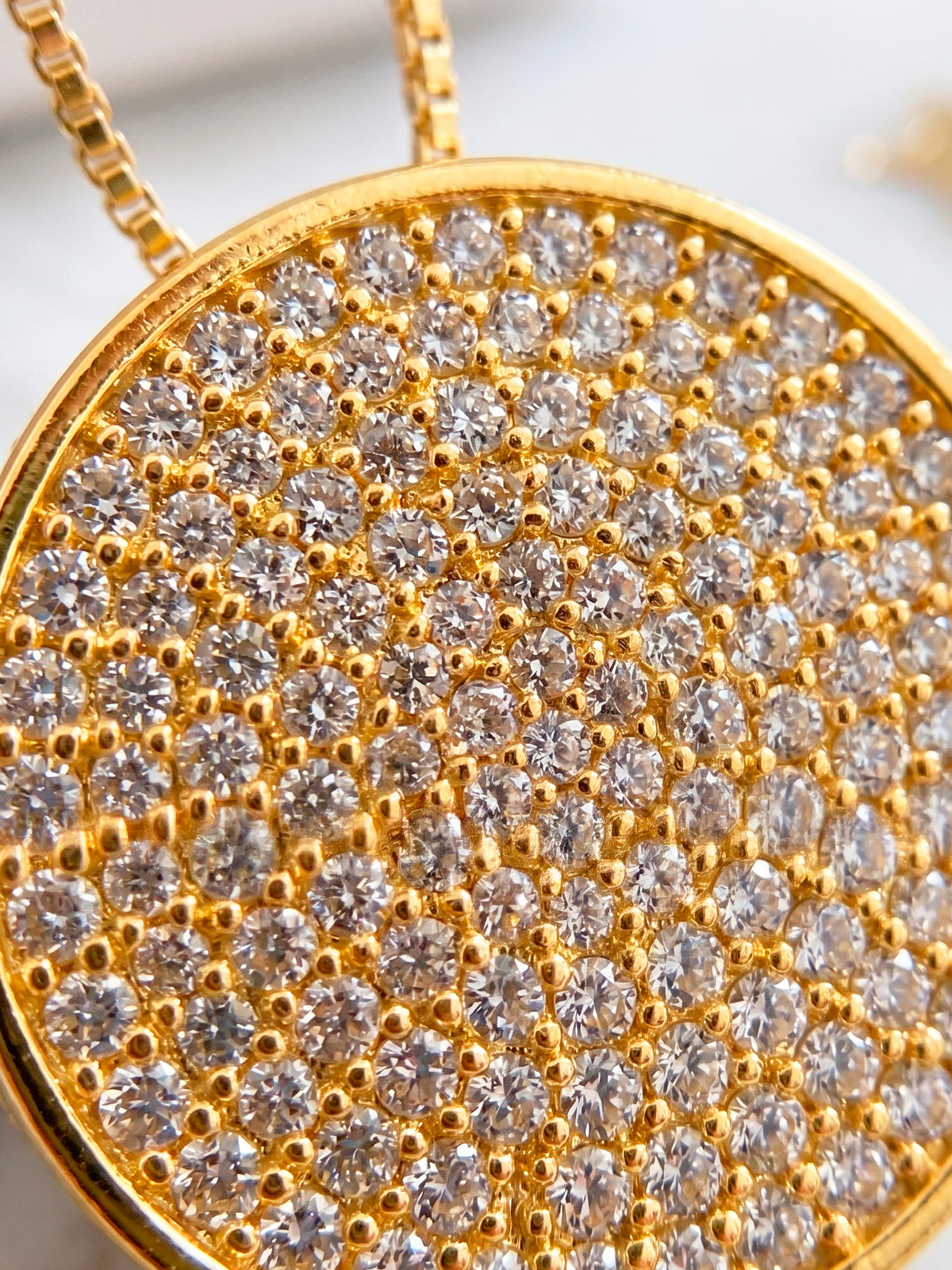 Conjunto círculo cravejado - colar e brincos - banhado a ouro 18k - foto 4