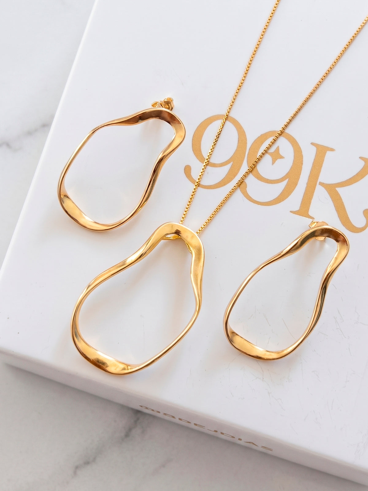Conjunto orgânico - colar e brincos - banhado a ouro 18k