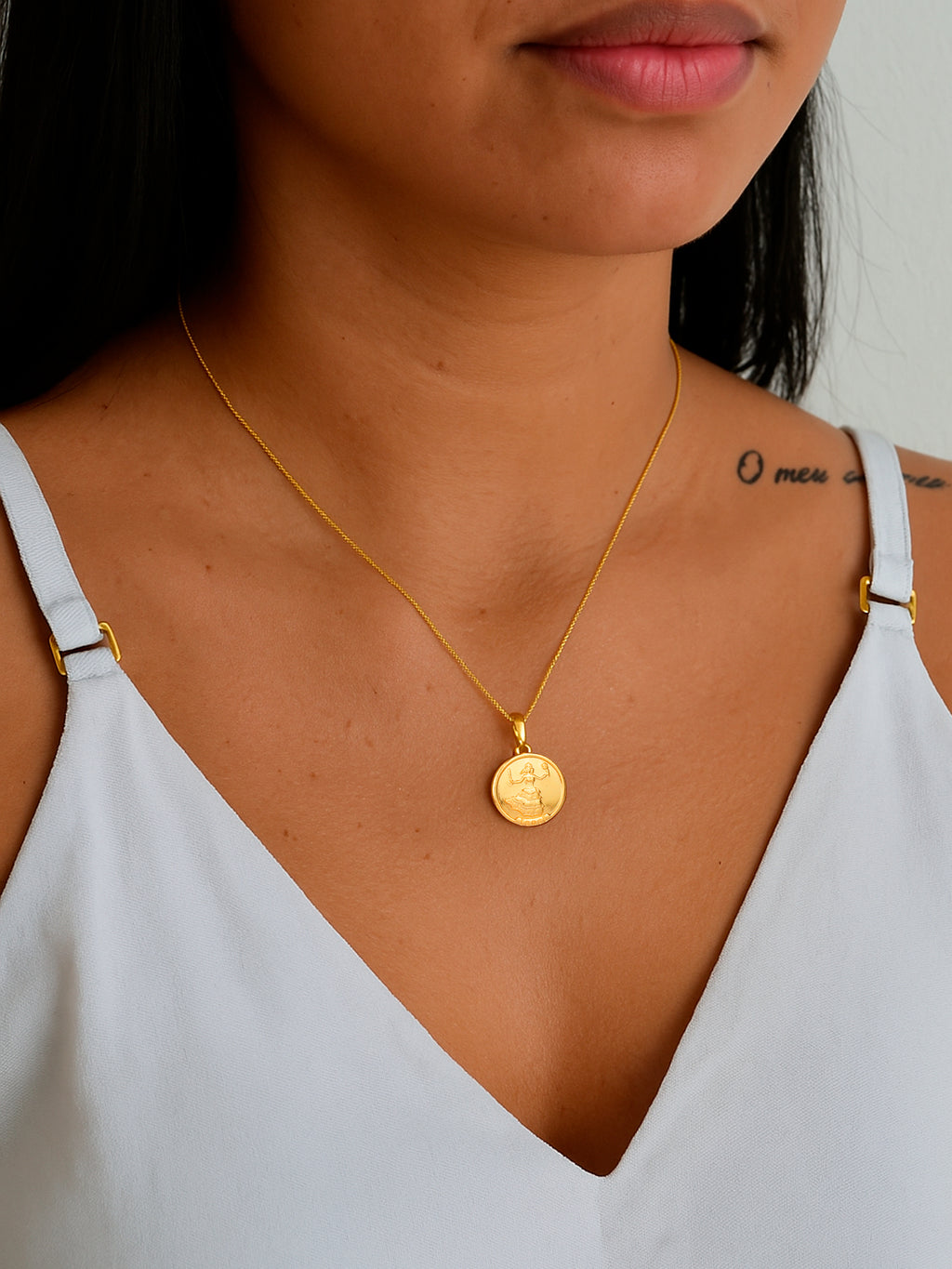 Pingente medalha Iansã - banhado a ouro 18k - foto 2