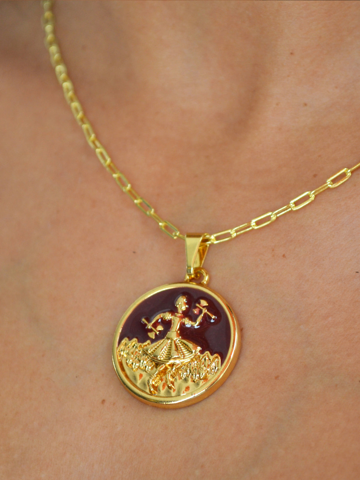Corrente medalha Xangô marrom - elo longo - banhado a ouro 18k - foto 4