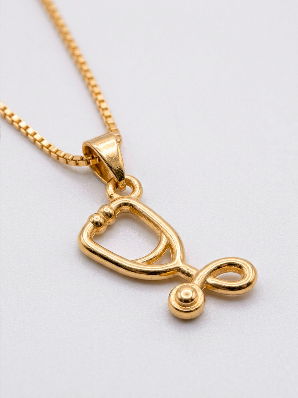 Pingente medicina estetoscópio 1,7 x 1,0 cm - banhado a ouro 18k - foto 3