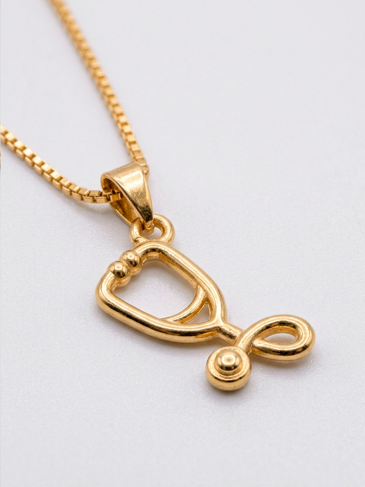 Pingente medicina estetoscópio 1,7 x 1,0 cm - banhado a ouro 18k - foto 3
