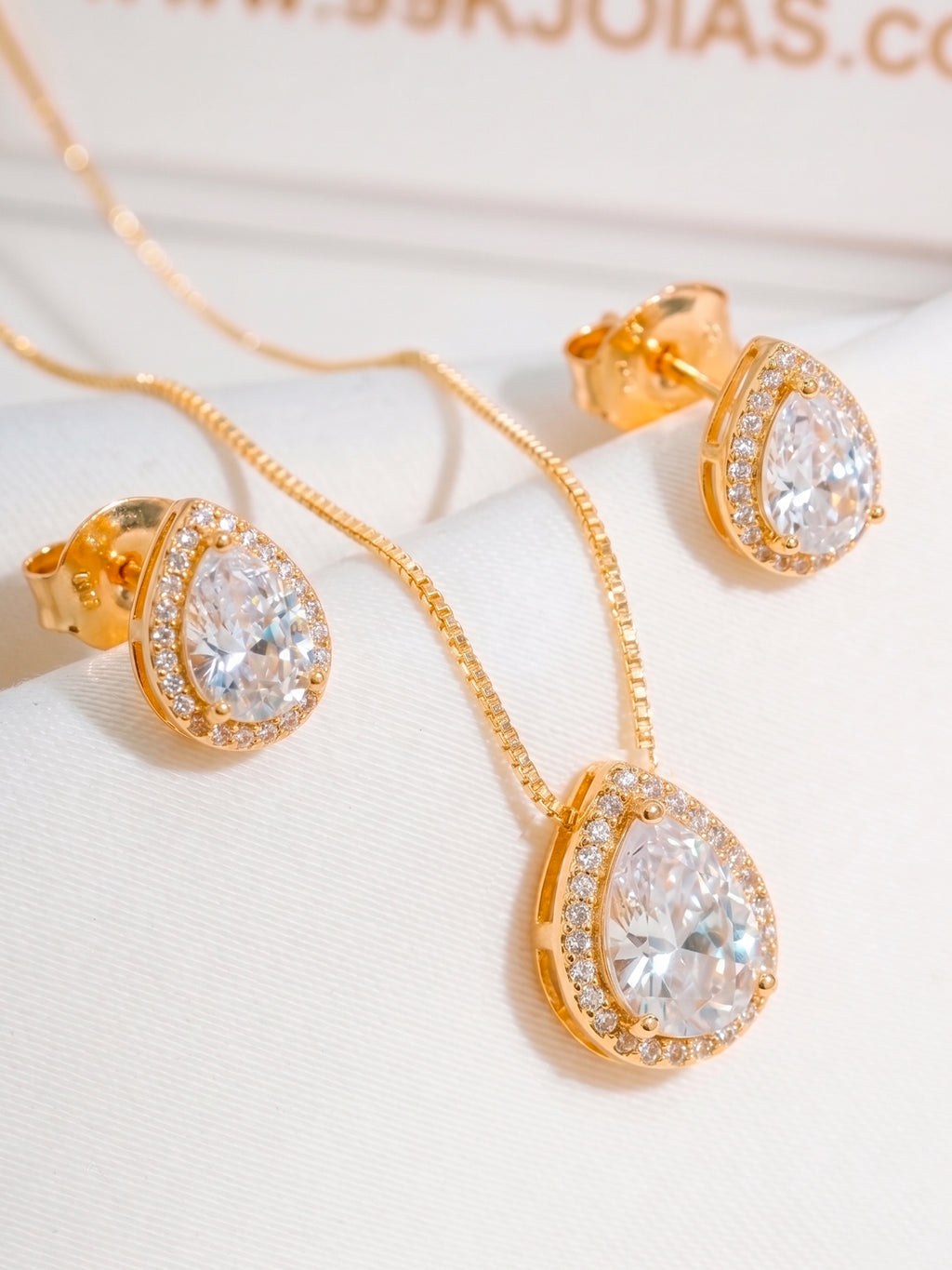 Conjunto gota cravejado - colar e brincos - banhado a ouro 18k